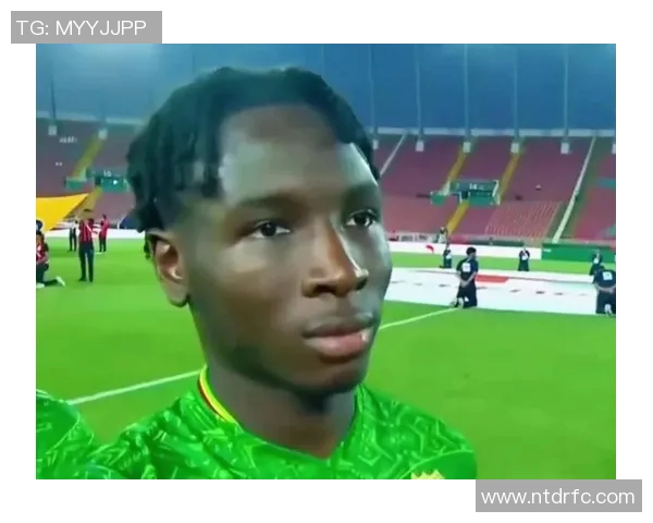 足球明星搞笑瞬间大合集让你捧腹大笑的精彩视频回顾 足球明星搞笑瞬间大合集让你捧腹大笑的精彩视频回顾