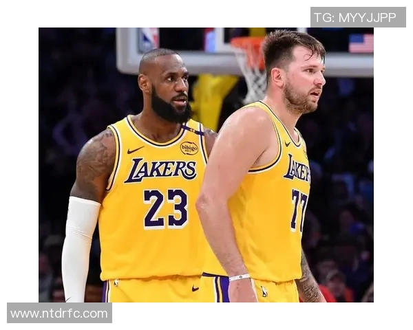 2009年湖人对阵火箭经典对决回顾及精彩瞬间分析